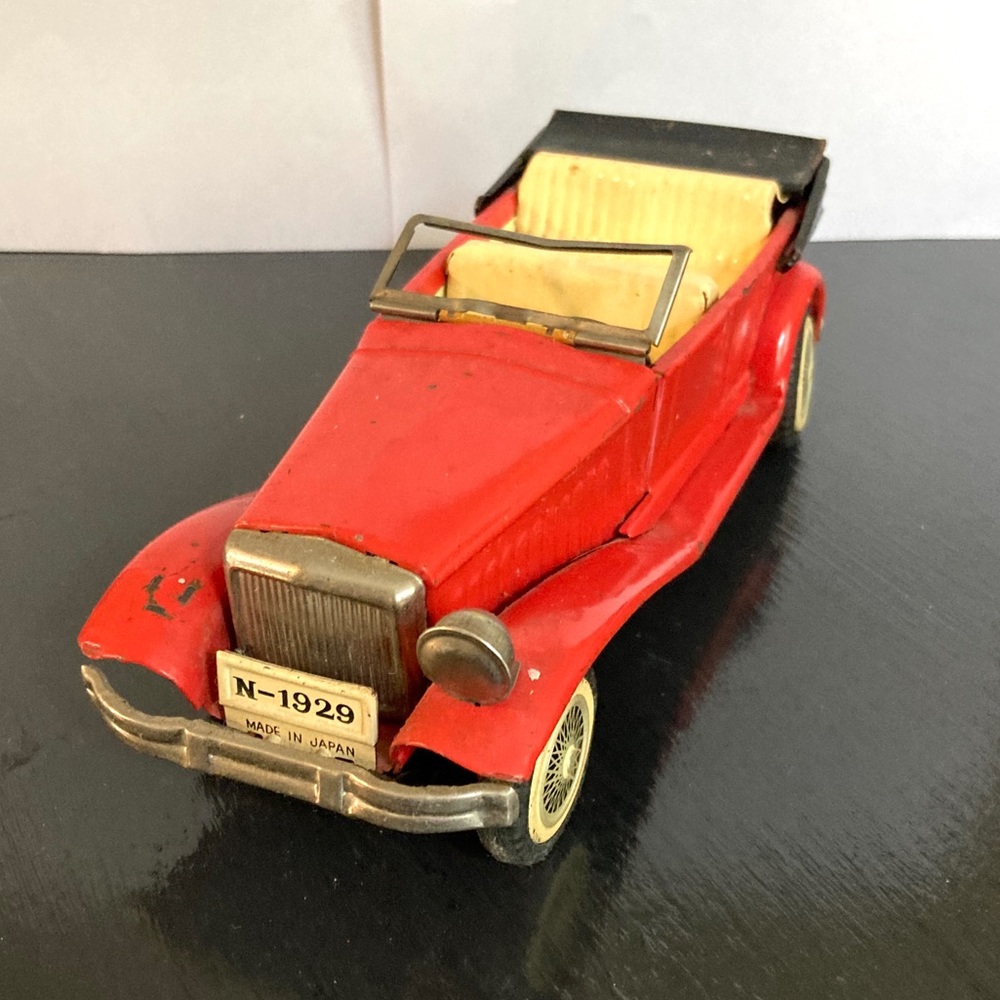 Vintage Cragstan Japan Friction Tin Toy Antique Car N-1929